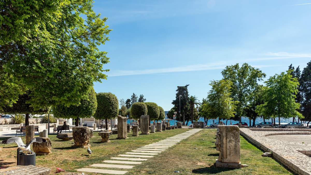 fragment forum romanum w zadarze c pawel szczepanski