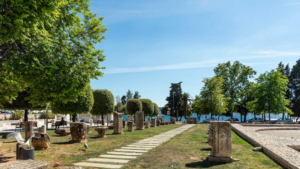 fragment forum romanum w zadarze c pawel szczepanski 