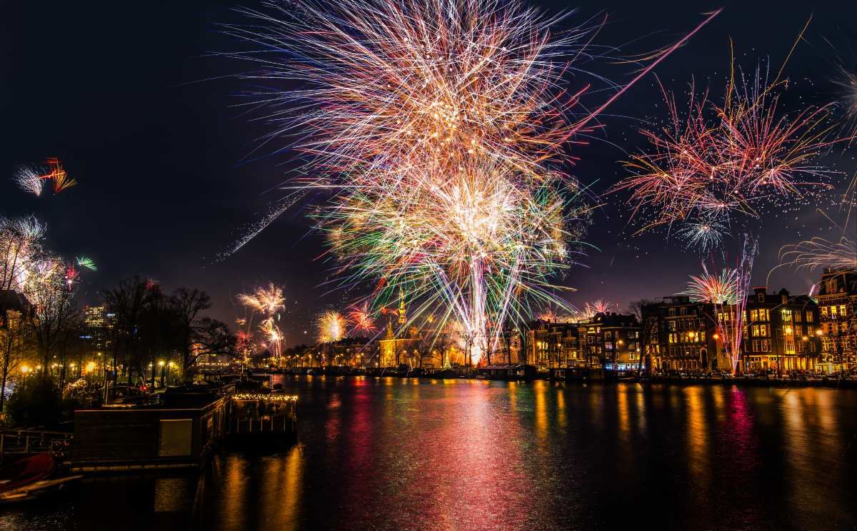 amsterdam fireworks on amstel river 