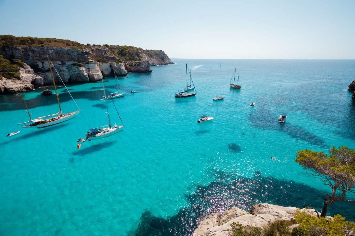 cala macarella menorca 