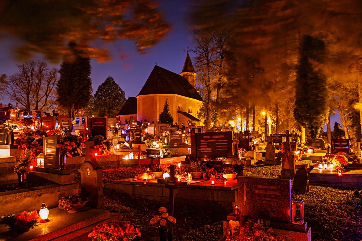 catholic cementery all saints day 