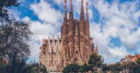 Katedra Sagrada Familia w Barcelonie istock