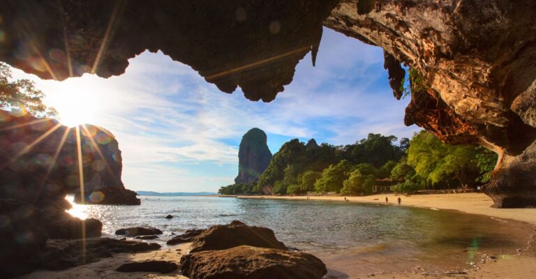Jaskinia Phra Nang Noi, Tajlandia © Shutterstock
