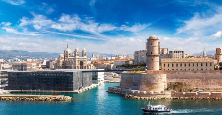 Zamek Saint Jean i Katedra de la Major, Marsylia, Lazurowe Wybrzeże © Shutterstock