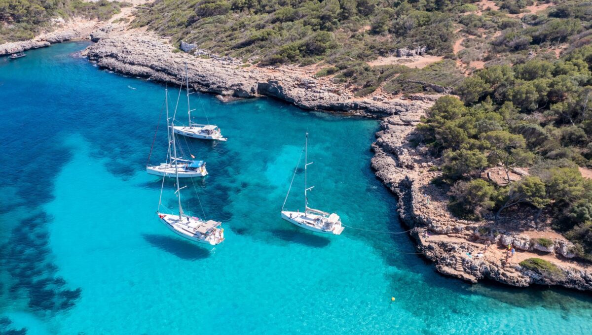 Cala Sa Nau, Majorka, Baleary, Hiszpania © Shutterstock