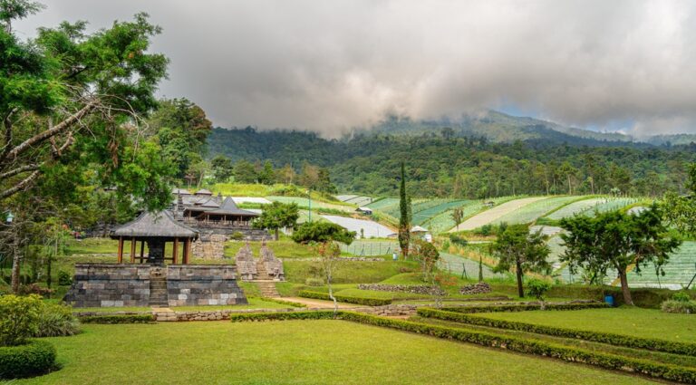 Świątynia Cetho, Jawa, Indonezja © Shutterstock