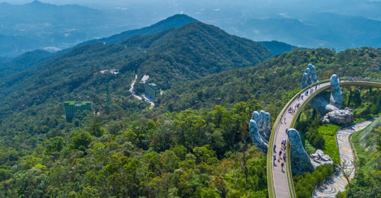 Złoty Most na wzgórzach Ba Na, Wietnam © Shutterstock