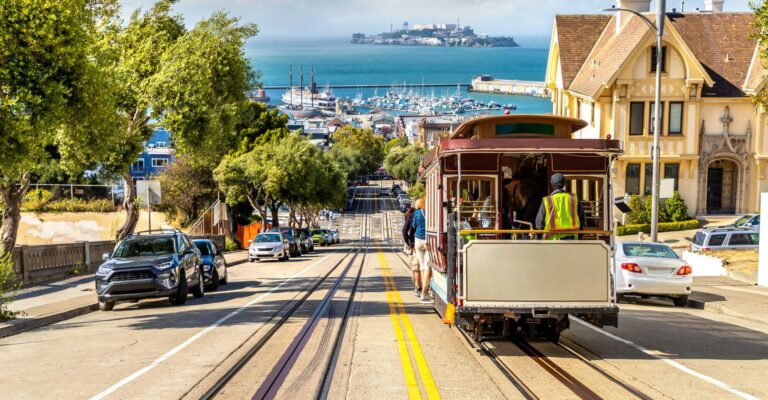 Cable Cars, San Francisco, USA © Shutterstock