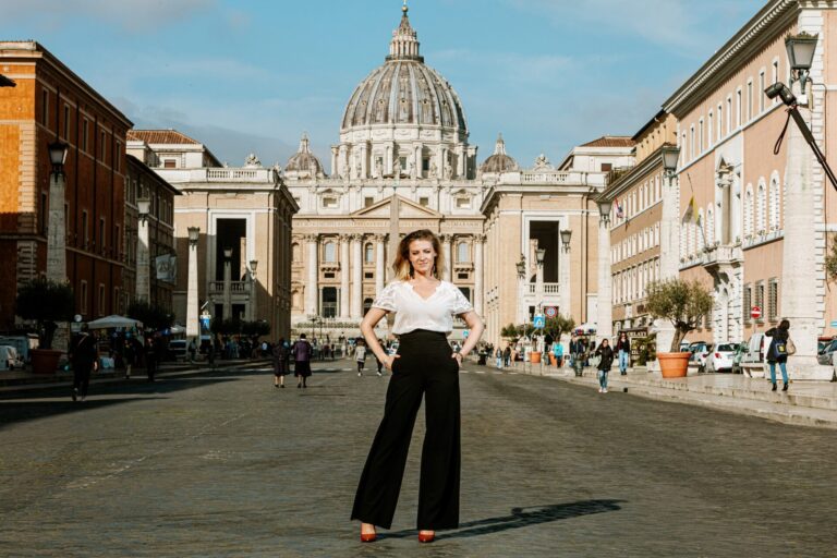 magdalena-wolinska-riedi-kobieta-w-watykanie