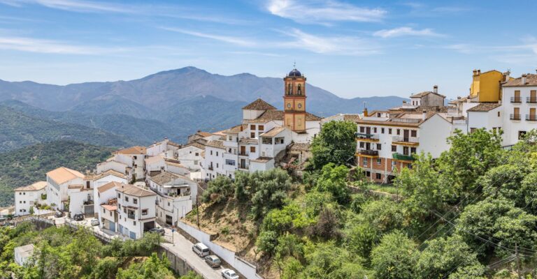 Algatocín, Malaga, Andaluzja, Hiszpania. Górska wioska w Andaluzji © Shutterstock