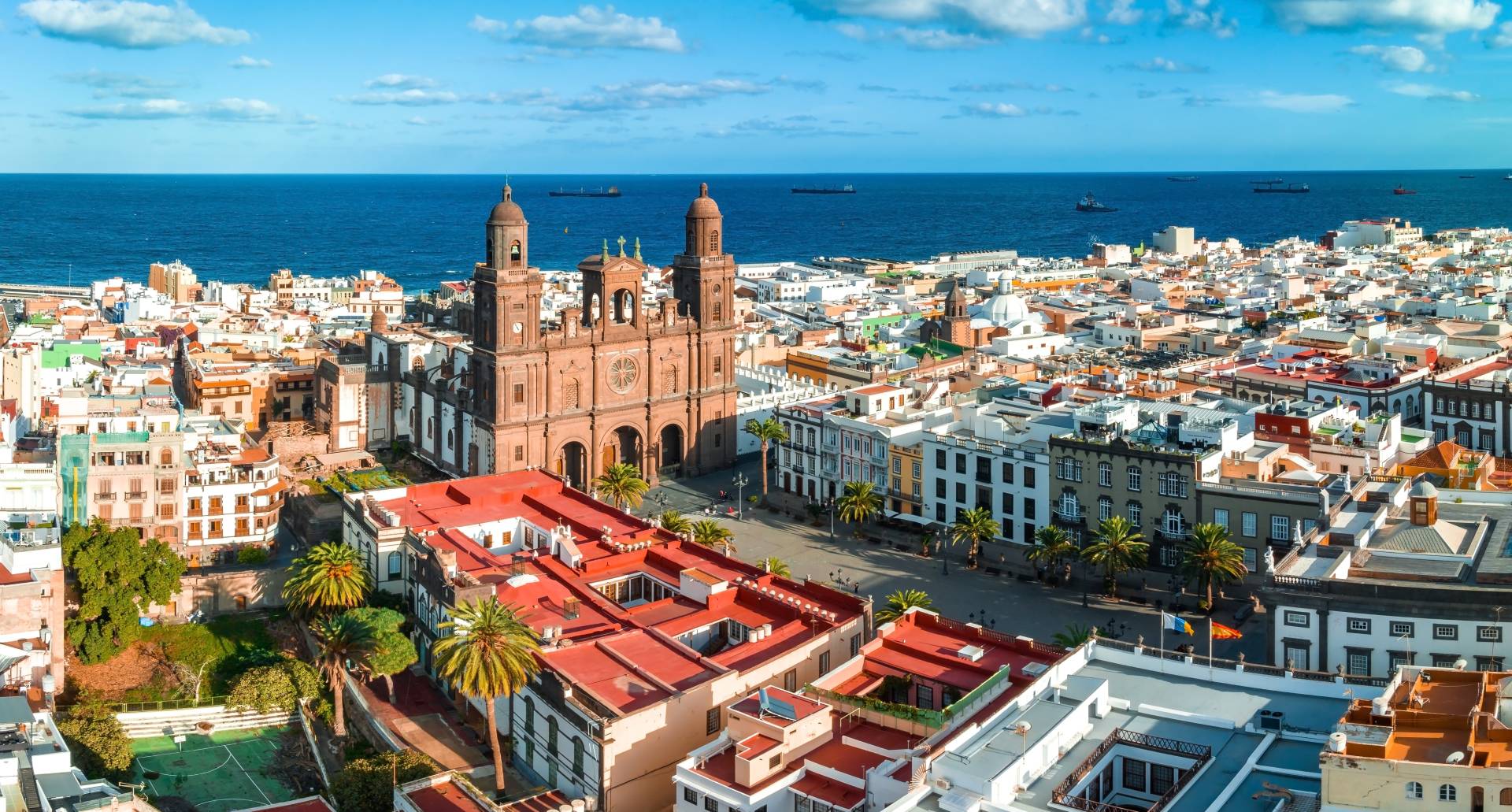 Cathedral Santa Ana Vegueta. Las Palmas, Gran Canaria © Shutterstock