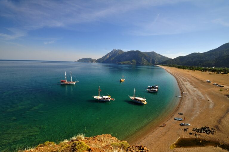 Çıralı Beach, Kemer, Turcja © Shutterstock