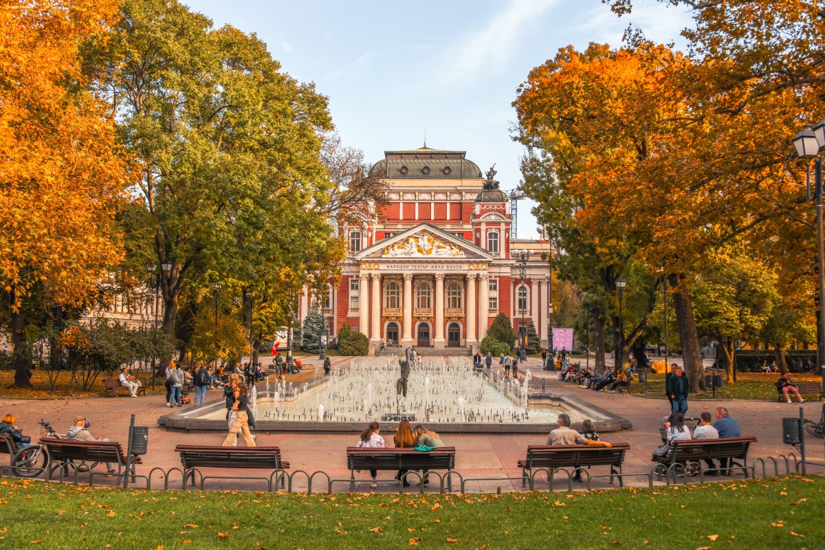 Sofia Ivan Vazov National Theather in Autumn jesień Teatr Narodowy im. Iwana Wazowa jesienią