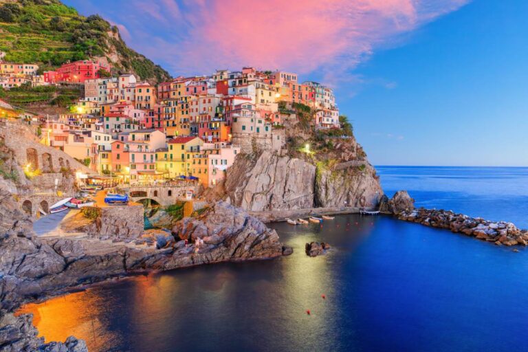 Manarola, Włochy © Shutterstock