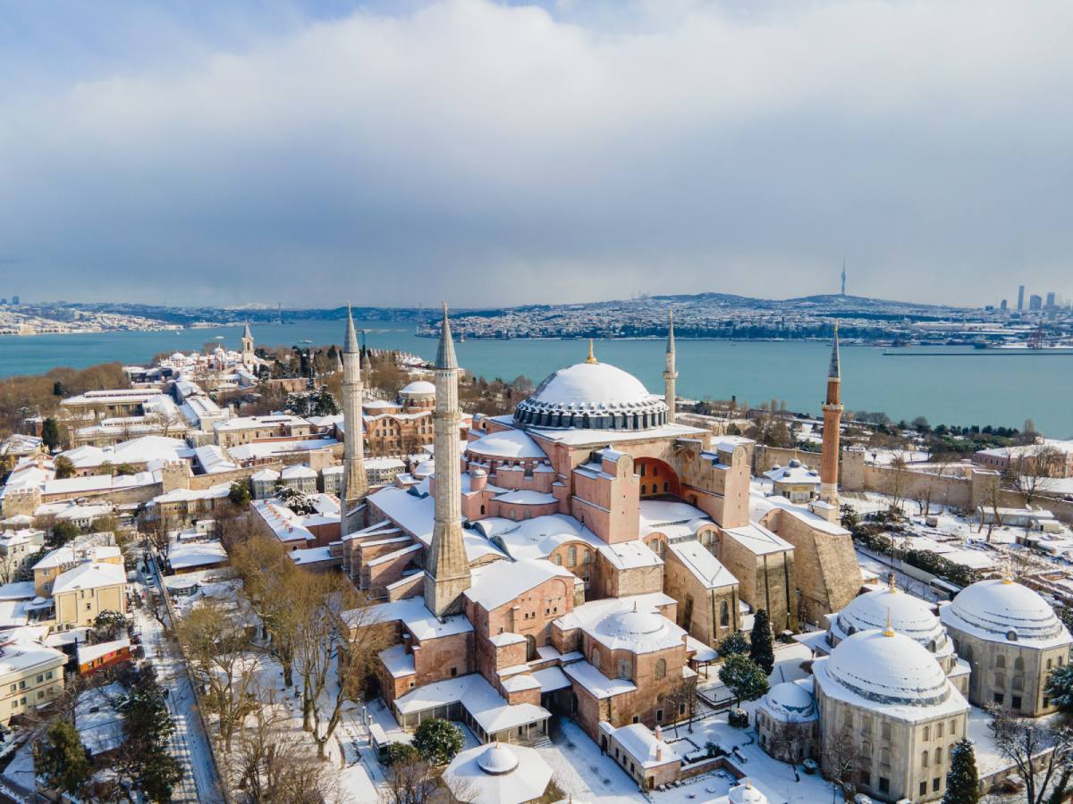 Meczet Hagia Sophia w sezonie zimowym, Stambuł Turcja © Shutterstock