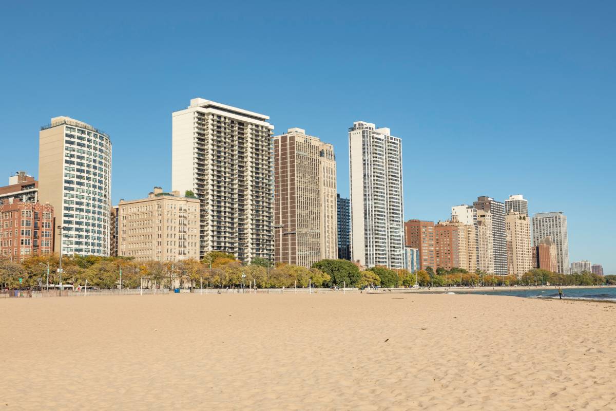 Oak Street Beach, Chicago © Shutterstock