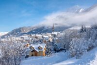 Ośrodek narciarski w Parku Narodowym Ecrins, Alpy Francuskie, Francja © Shutterstock