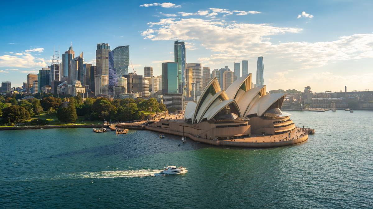 Panorama Sydney z operą i portem, Australia © Shutterstock
