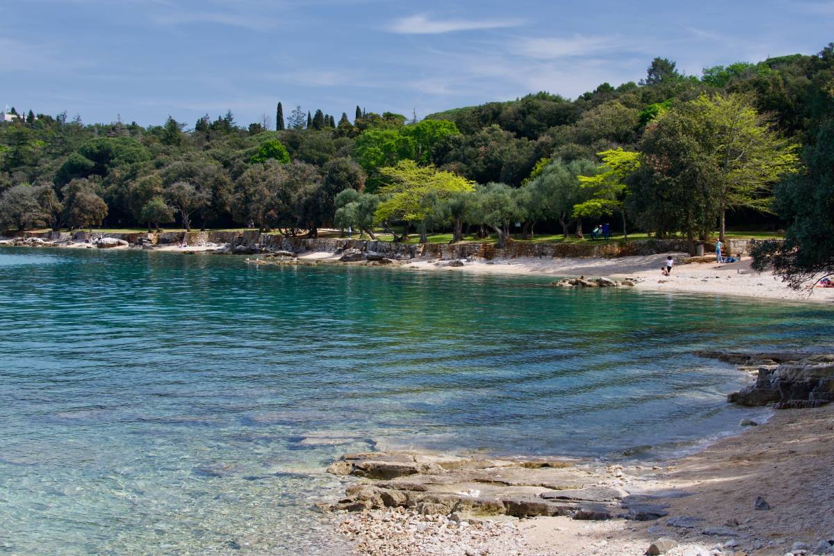 Park Leśny Złoty Przylądek, Zatoka Lone, Rovinj na półwyspie Istria, Chorwacja © Shutterstock