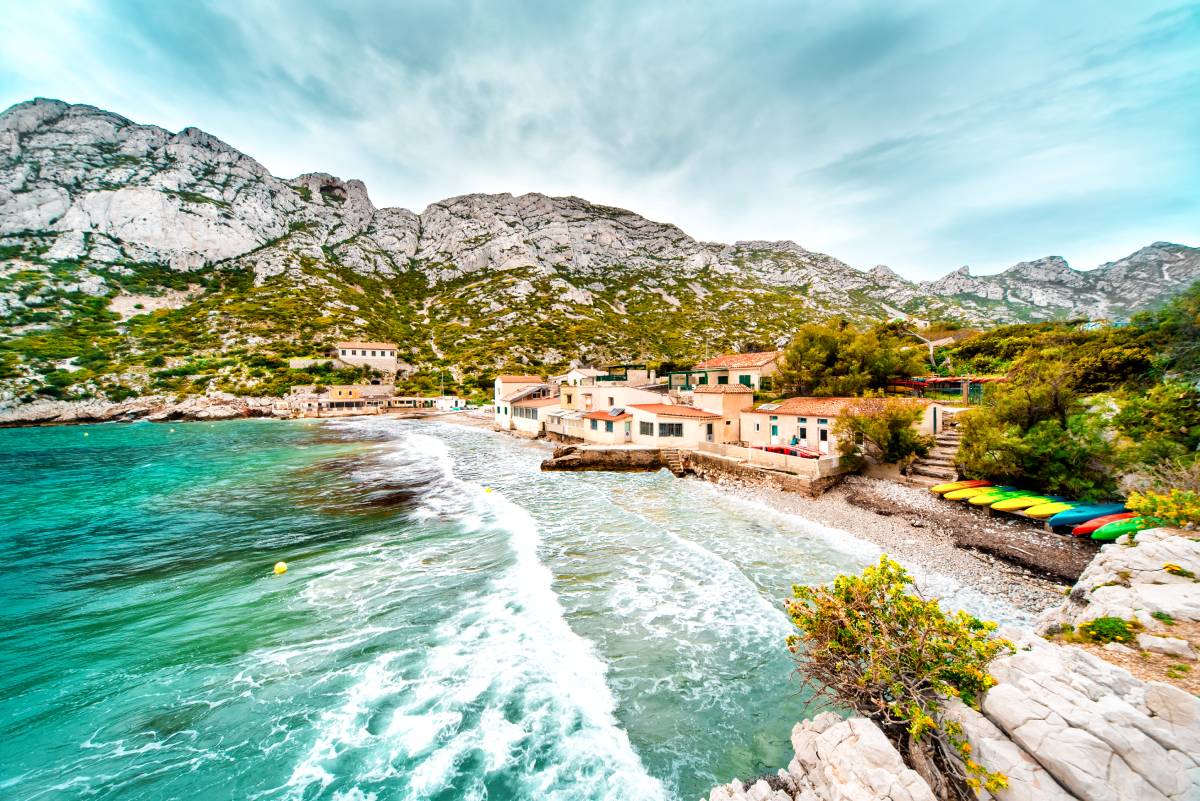 Piękny krajobraz Calanque de Sormiou. Południowa Francja © Shutterstock
