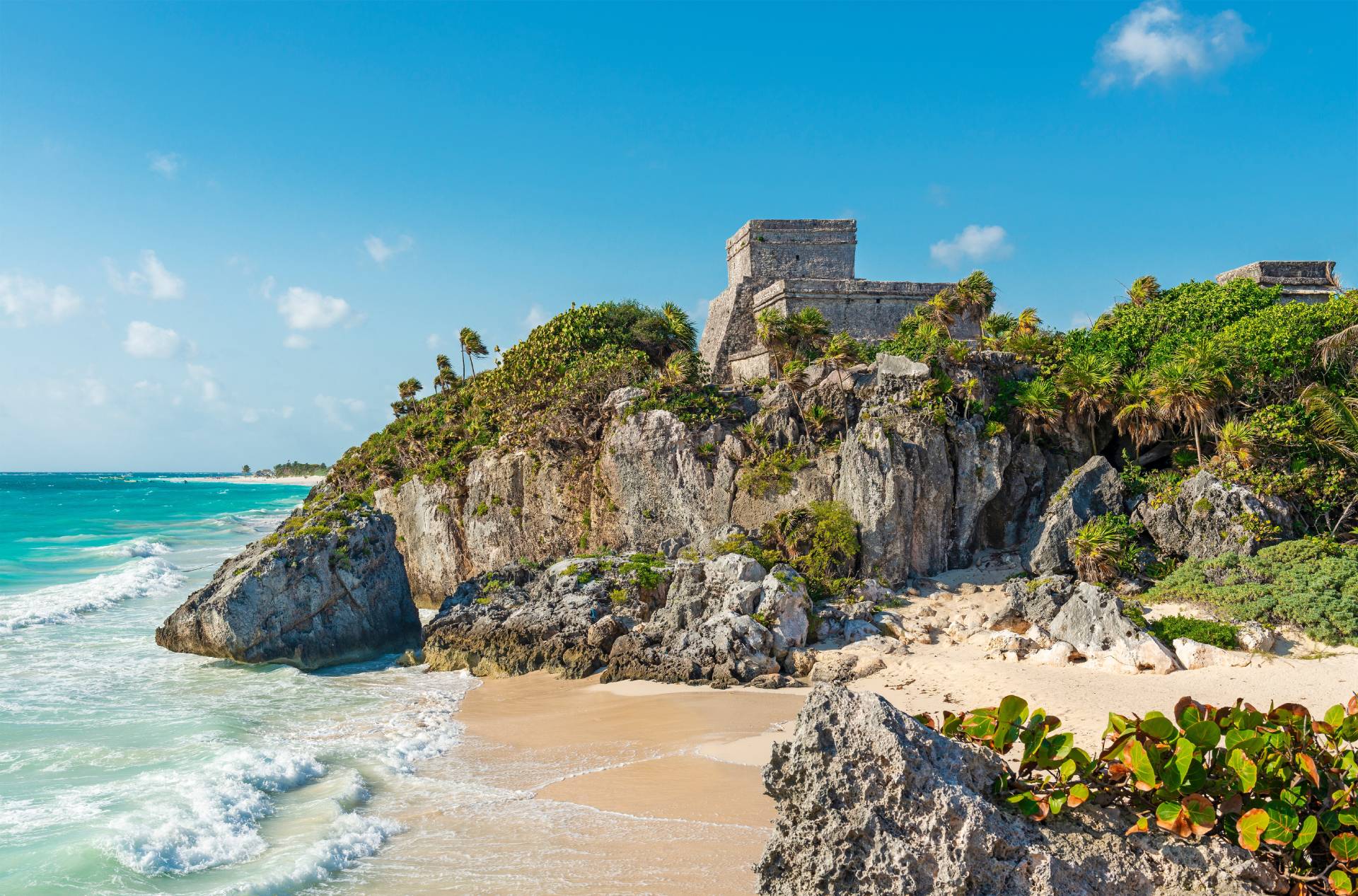 Plaża w Tulum i ruiny świątyni Majów nad Morzem Karaibskim, Jukatan, Meksyk © Shutterstock