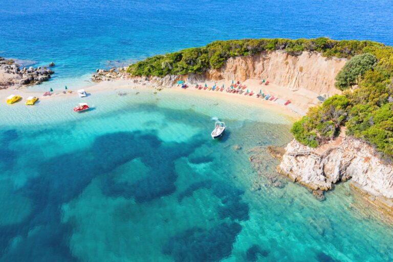 Plaże Ksamil, Albania © Shutterstock