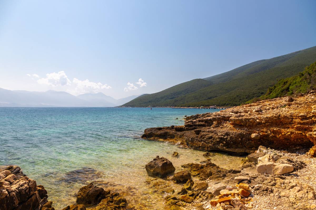 Półwysep Karaburun w Albanii w pobliżu miasta Wlora © Shutterstock