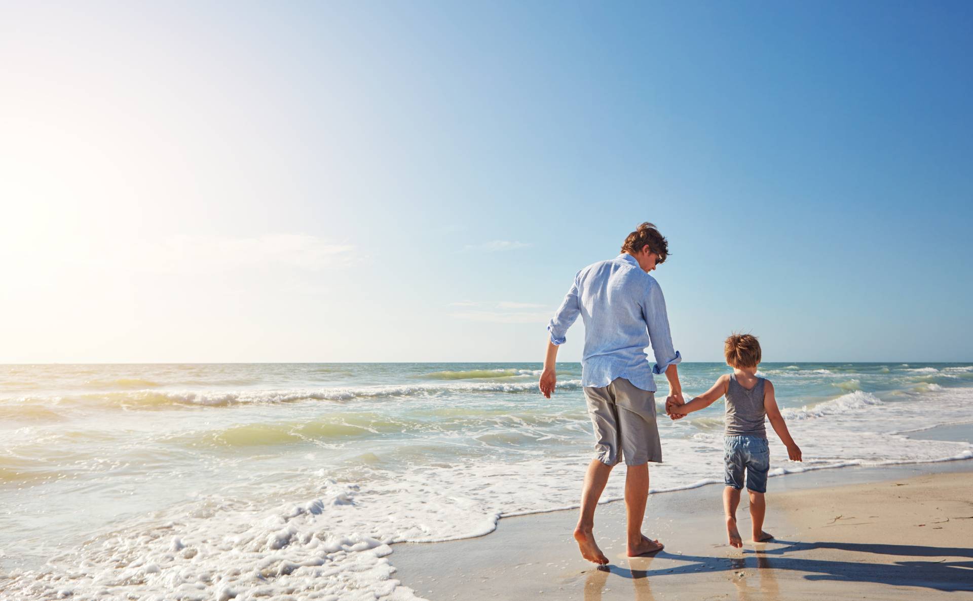 Rodzina na plaży © Shutterstock