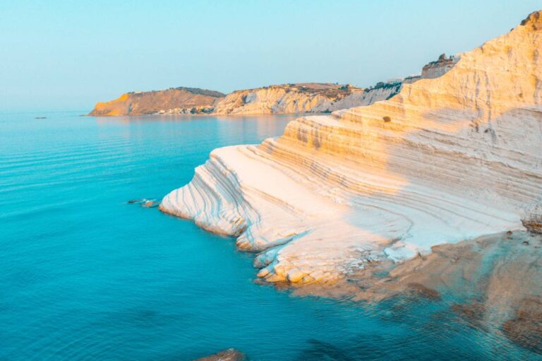 Scala dei Turchi, czyli „Schody Tureckie” w Agrigento, Sycylia © Shutterstock