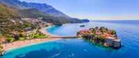 Stare Miasto i plaża Sveti Stefan, wyspa morska. Budva, Czarnogóra, Europa © Shutterstock