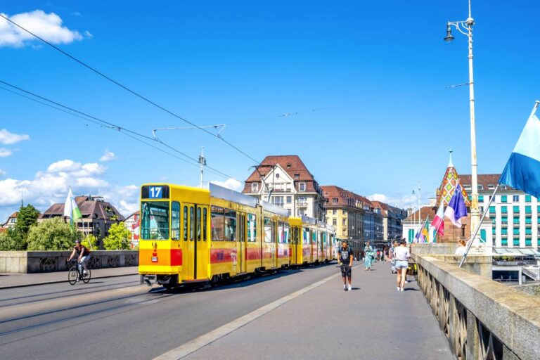 Stare miasto Bazylea, Szwajcaria © Shutterstock