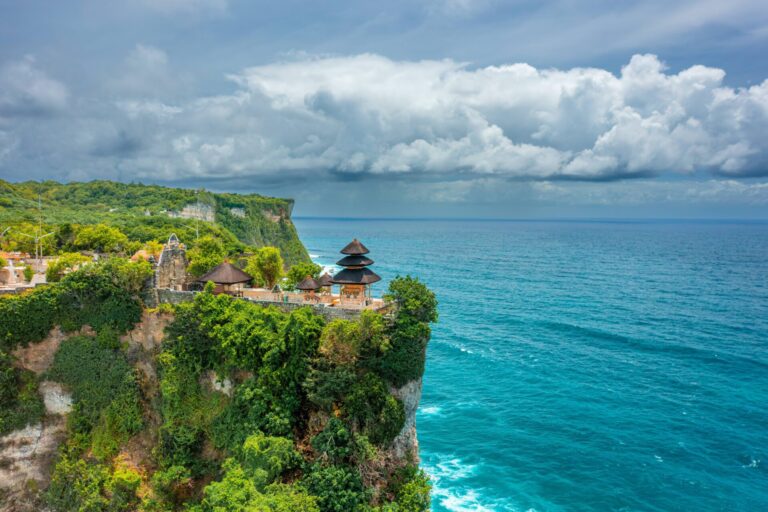 Świątynia Uluwatu, Indonezja © Shutterstock