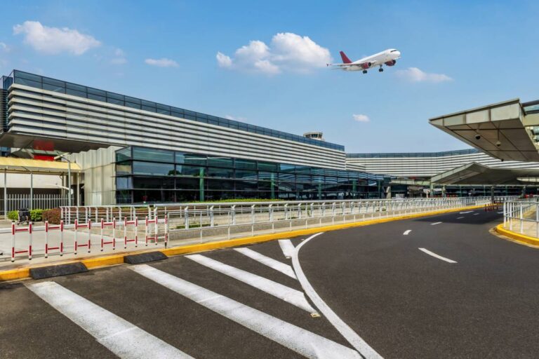 Szanghaj Hongqiao Airport Terminal 1 © Shutterstock