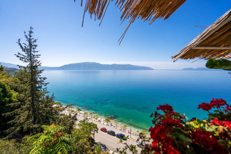 Wybrzeże Jońskie, Wlora, Albania © Shutterstock