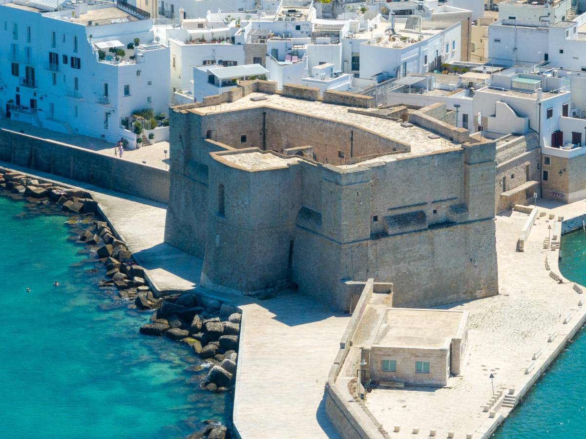 Zamek Karola V w Monopoli, Apulia, Włochy © Shutterstock