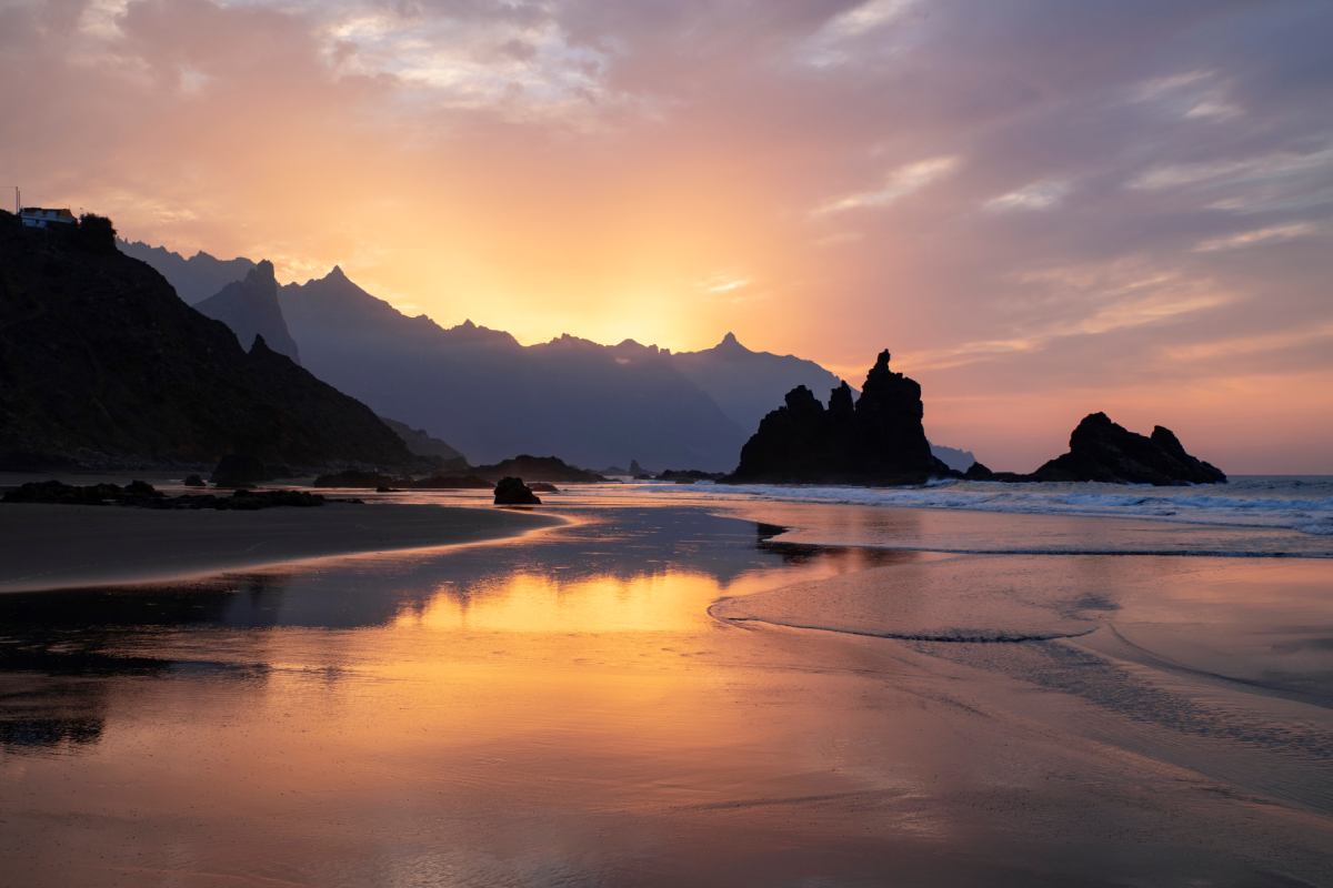 Zachód słońca nad Playa de Benijo © Shutterstock