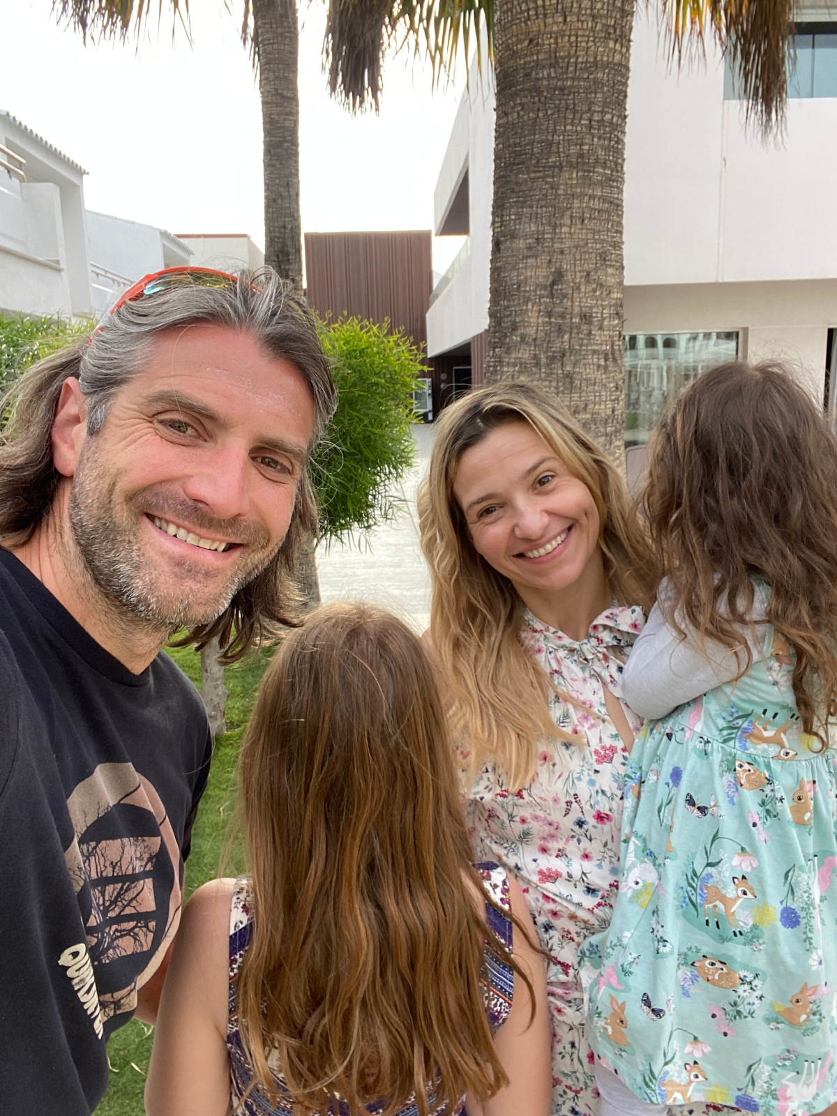 Joanna Koroniewska z mężem Maciejem Dowborem na rodzinnych wakacjach z córkami