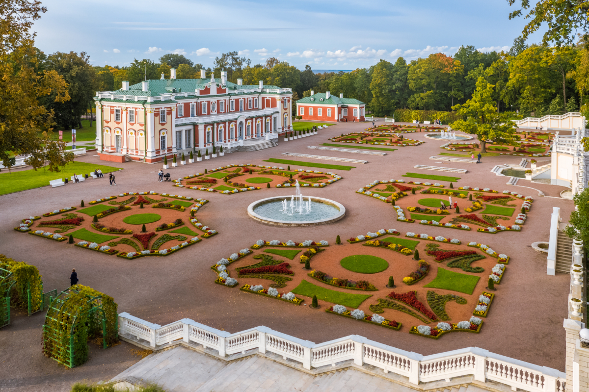 tallin widok na kadriorg palace, garden, park, summer, architecture
Related categories:	Photos, Sights, Aerial photos, Kadriorg, Infrastructure, Architecture