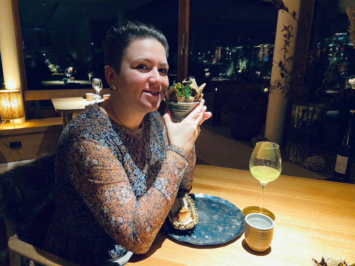 Kinga Eysturland podczas wyjątkowej kolacji w kopenhaskiej restauracji Noma, uznawanej za jedną z najlepszych na świecie