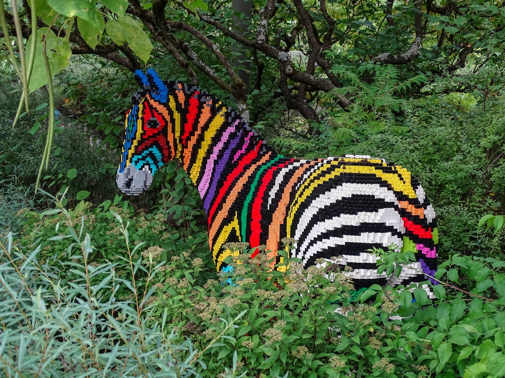 Kolorowa zebra z klocków LEGO w LEGOLAND Deutschland w Günzburgu